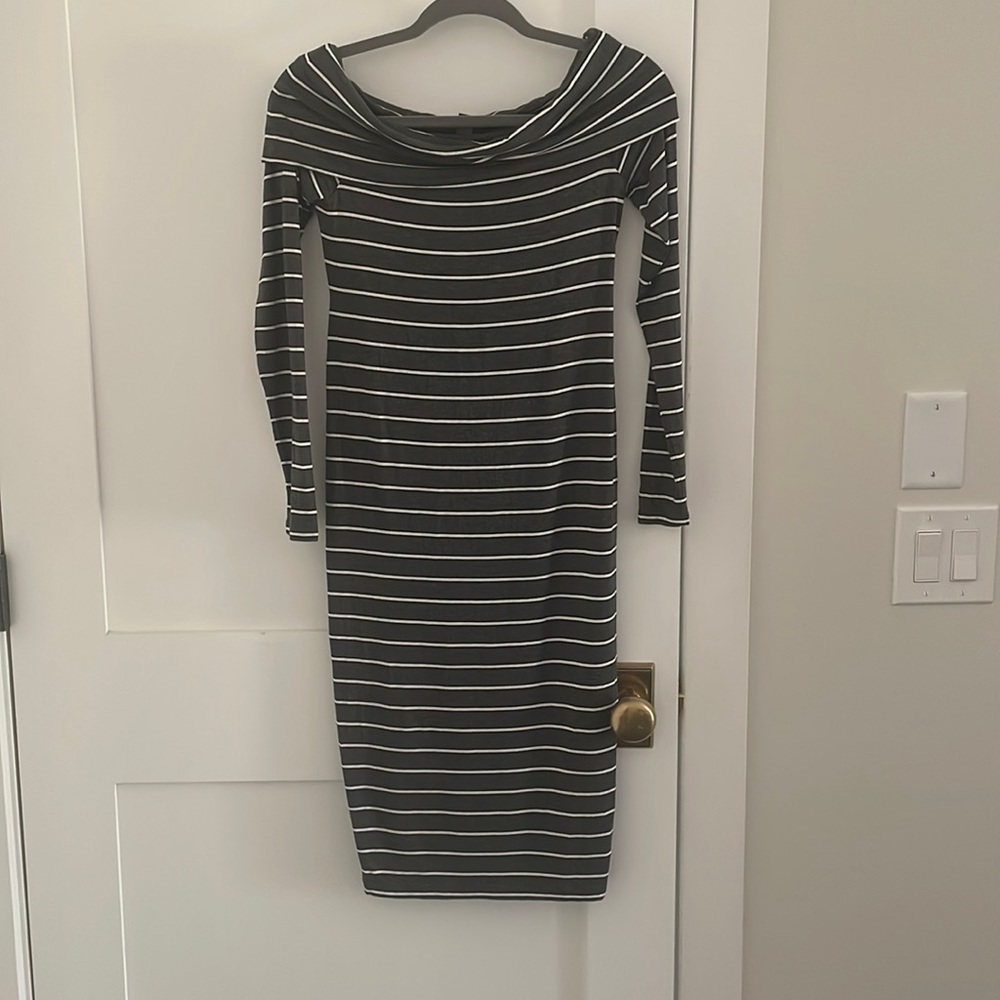 A Pea in the Pod Maternity Dress